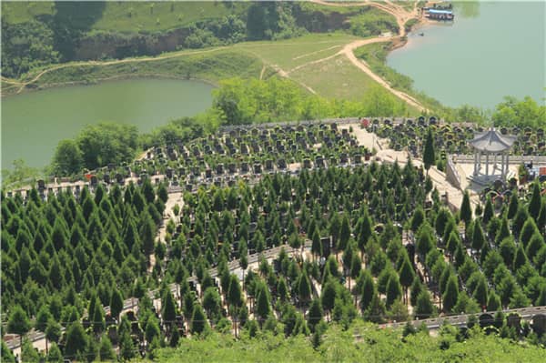 西安壽陽(yáng)山墓園準(zhǔn)確地址 西安壽陽(yáng)山公墓的電話(huà)
