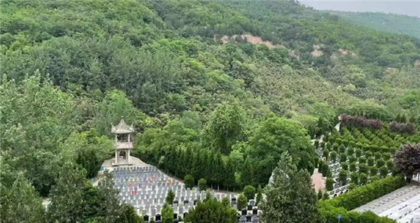西安壽陽山墓園用地有爭議，懷念故人